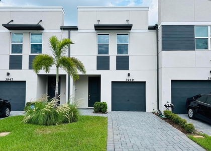 3949 Se Mentmore Lane - Photo 1