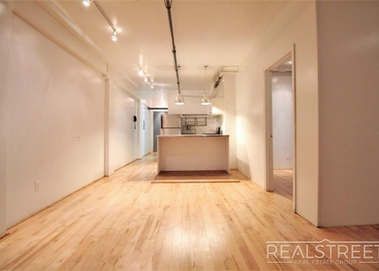 Kent Avenue - Photo 1