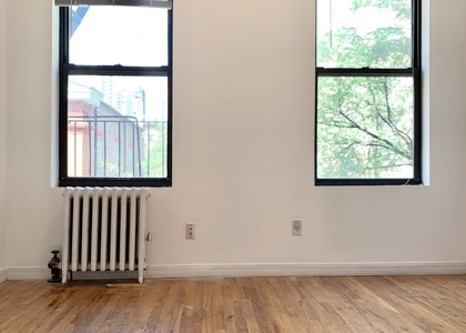 224 E 27th Street - Photo 1