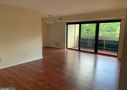 6141 Leesburg Pike - Photo 1
