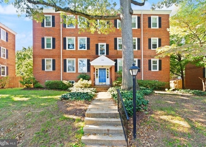 2938 S Columbus Street - Photo 1