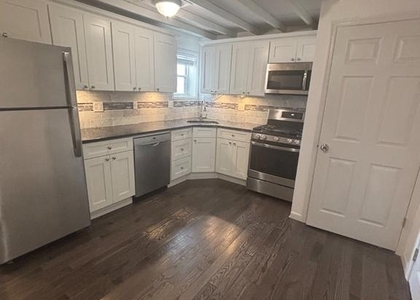 530-532 Bainbridge Street - Photo 1