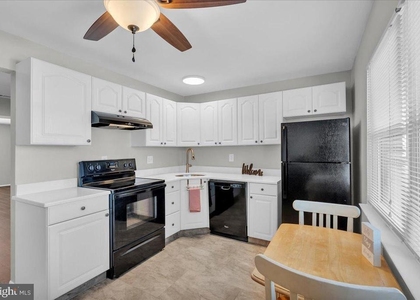 915 Silver Court - Photo 1