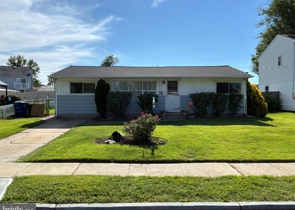 604 N Coles Avenue - Photo 1