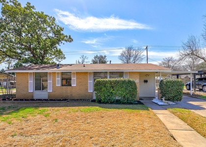 1515 Corona Dr - Photo 1