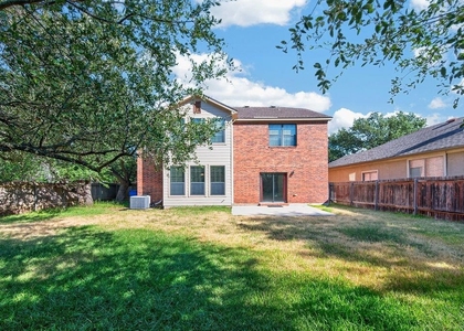 2200 Ezra Ct - Photo 1