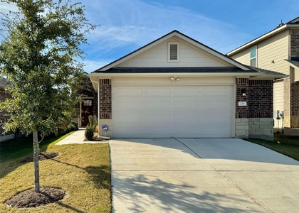 224 Yoakum St - Photo 1