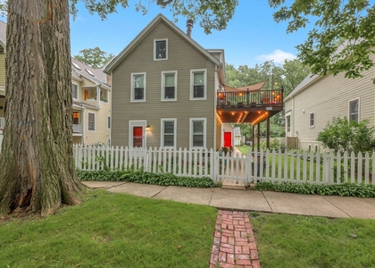 2123 Wesley Avenue - Photo 1
