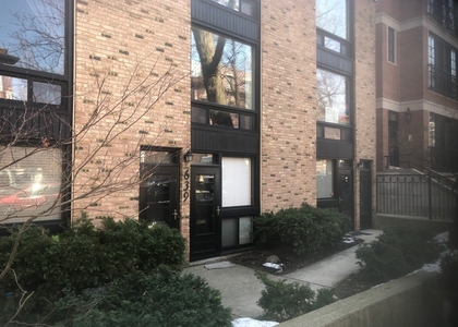 639 W Wellington Avenue - Photo 1