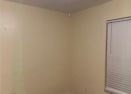4707 25th Street Sw - Photo 1