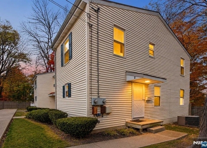 2 Cottage - Photo 1