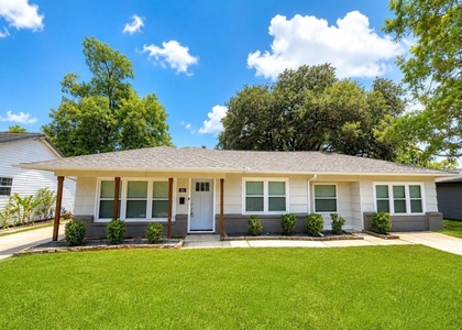 306 Wisteria Street - Photo 1