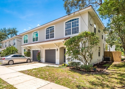2101 W De Leon Street - Photo 1