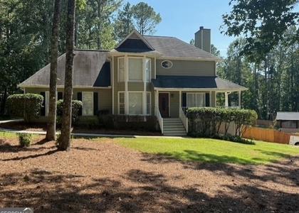 35 Chatsworth Circle - Photo 1