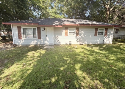 814 Crestwood Terrace - Photo 1
