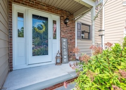 122 Sunrise Dr - Photo 1