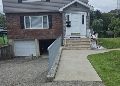 112 Ringwood Ave - Photo 1