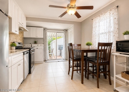 162 Seabreeze Way - Photo 1