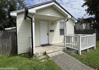 410 2nd Ave - Photo 1