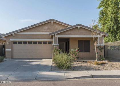 8319 W Whyman Avenue - Photo 1