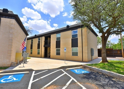 2800 Sayles Boulevard - Photo 1