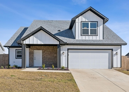 712 Taliaferro - Photo 1