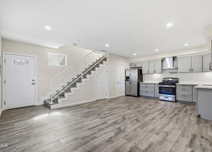 6721 1/2 Vineland Avenue - Photo 1