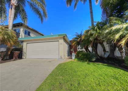139 W Mariposa - Photo 1