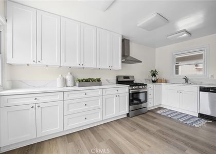 902 N Mohawk Avenue - Photo 1