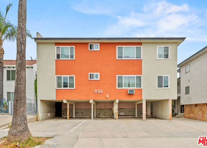 936 N Curson Avenue - Photo 1