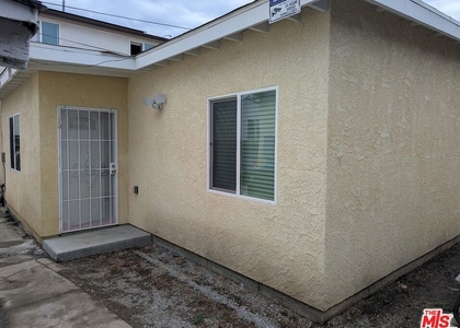 416 E 101st Street - Photo 1