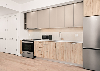 265 Lorimer St - Photo 1