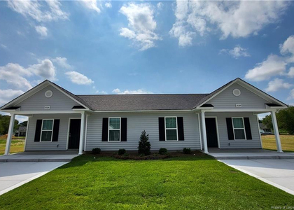 105 Pineridge Drive - Photo 1