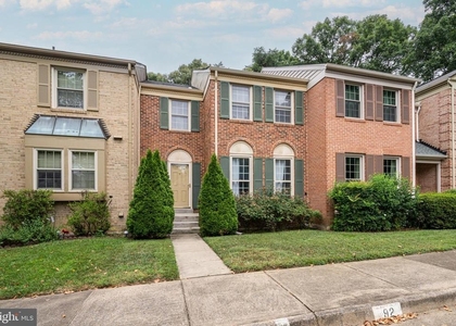 5465 Cheshire Meadows Way - Photo 1