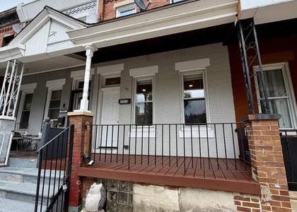 2555 N Hollywood Street - Photo 1