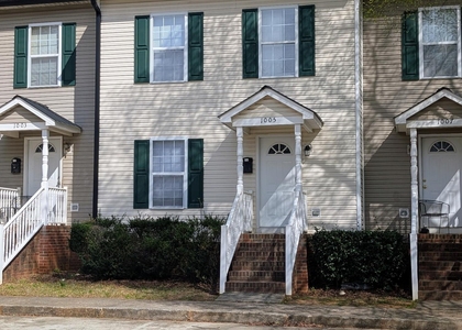 1005 Shades Place - Photo 1