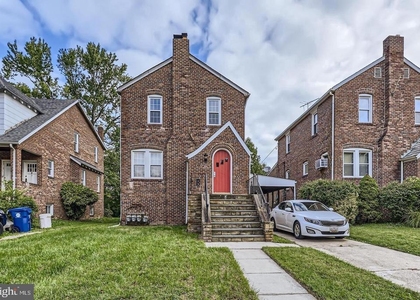 3034 Pinewood Avenue - Photo 1