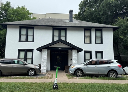 909 W 22nd St - Photo 1