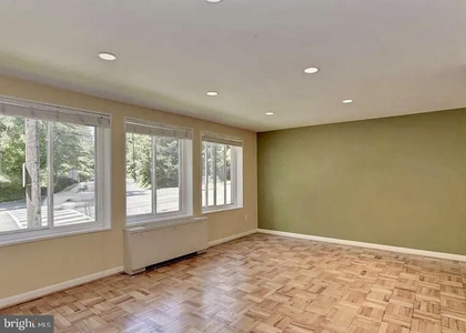 3033 New Mexico Avenue Nw - Photo 1