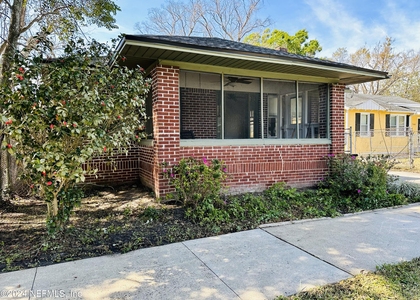 744 West Street - Photo 1