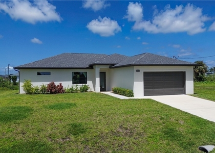 2102 Nw 6th Place - Photo 1
