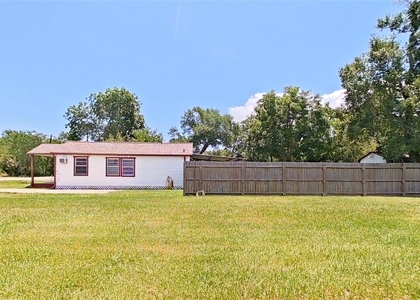 706 S Blackwell Street - Photo 1