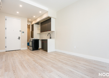 379 Knickerbocker Ave - Photo 1