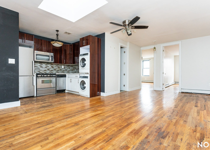1044 Putnam Ave - Photo 1