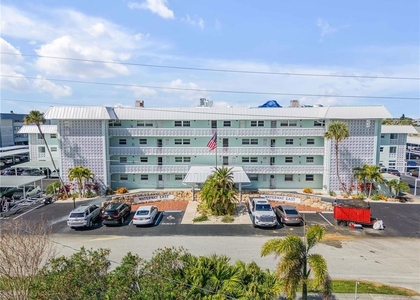325 N Causeway - Photo 1