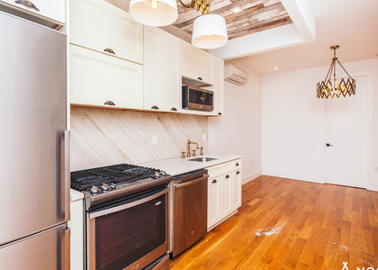 1426 Dekalb Ave - Photo 1