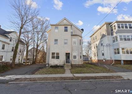 105 105 Rhodes Street - Photo 1