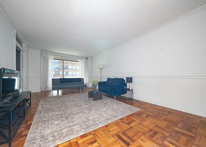 300 East 40th Street - Photo 1
