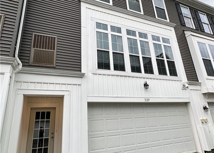 329 Parade St - Photo 1