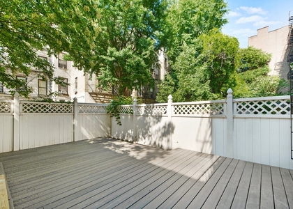 West 49th Street - Photo 1